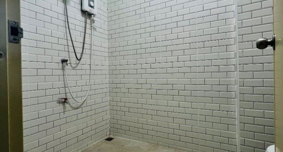 For sale 4 bedrooms retail Space in Mueang Samut Prakan, Samut Prakan