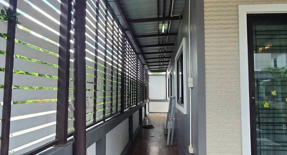 For sale 4 bedrooms house in Ban Bueng, Chonburi