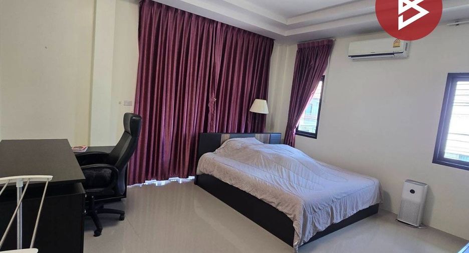 For sale 4 bedrooms house in Ban Bueng, Chonburi