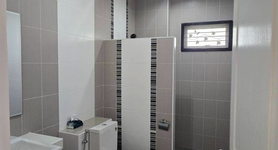 For sale 4 bedrooms house in Ban Bueng, Chonburi