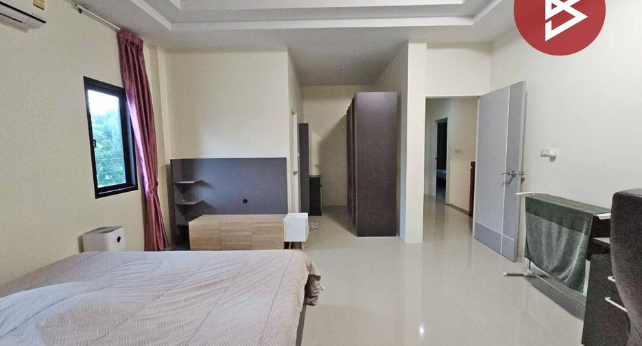For sale 4 bedrooms house in Ban Bueng, Chonburi