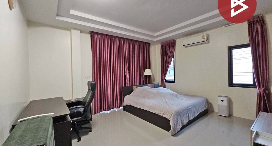 For sale 4 bedrooms house in Ban Bueng, Chonburi