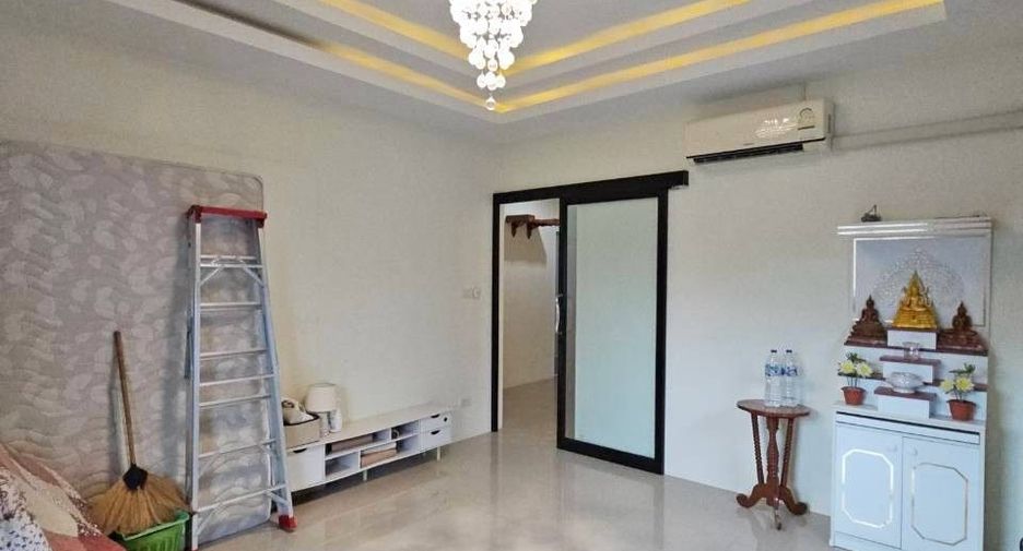 For sale 4 bedrooms house in Ban Bueng, Chonburi