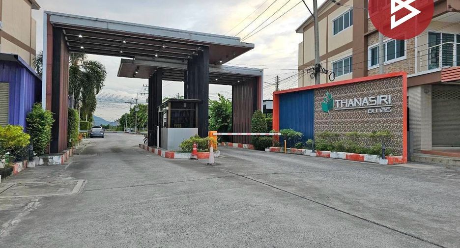 For sale 4 bedrooms house in Ban Bueng, Chonburi