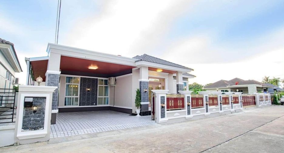 À louer 3 chambres maison à Bang Lamung, Chonburi