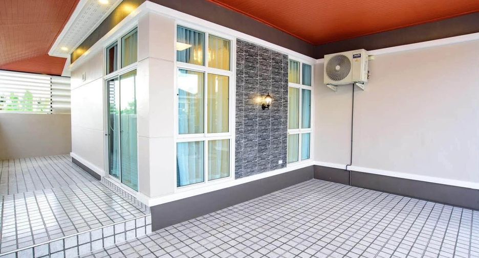 À louer 3 chambres maison à Bang Lamung, Chonburi