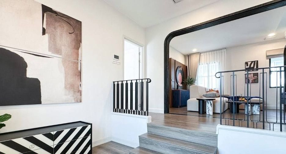 Casa en alquiler de 3 habitaciones en Saphan Sung, Bangkok