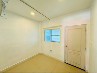 Casa en venta de 4 habitaciones en Khlong Sam Wa, Bangkok