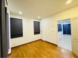 Casa en venta de 4 habitaciones en Khlong Sam Wa, Bangkok