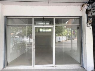 Local comercial en venta de 2 habitaciones en Bang Khen, Bangkok