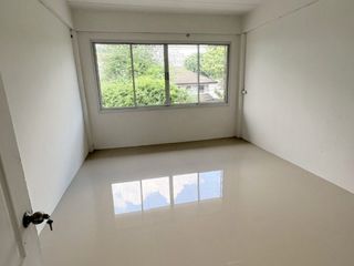 Local comercial en venta de 2 habitaciones en Bang Khen, Bangkok