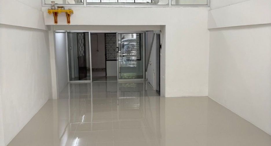 Local comercial en venta de 2 habitaciones en Bang Khen, Bangkok