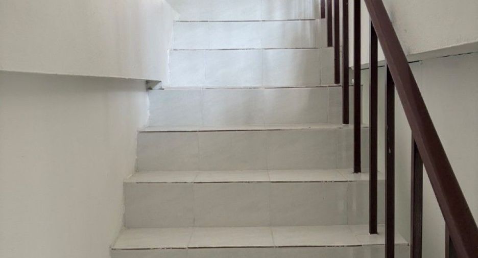 Local comercial en venta de 2 habitaciones en Bang Khen, Bangkok
