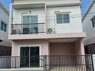 Casa en venta de 3 habitaciones en Nong Chok, Bangkok