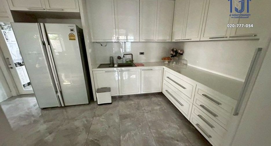 For sale 6 bedrooms house in Bueng Kum, Bangkok
