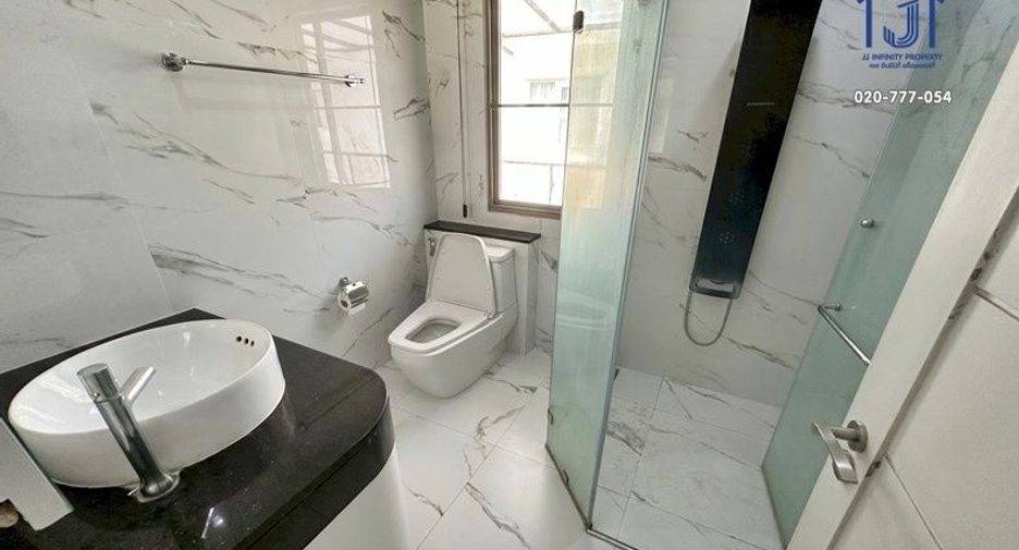 For sale 6 bedrooms house in Bueng Kum, Bangkok