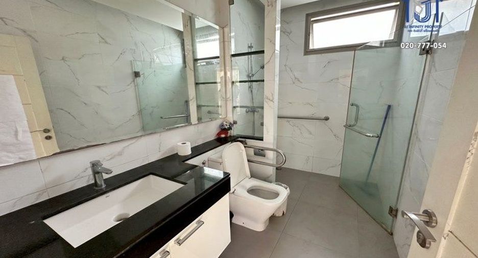 For sale 6 bedrooms house in Bueng Kum, Bangkok
