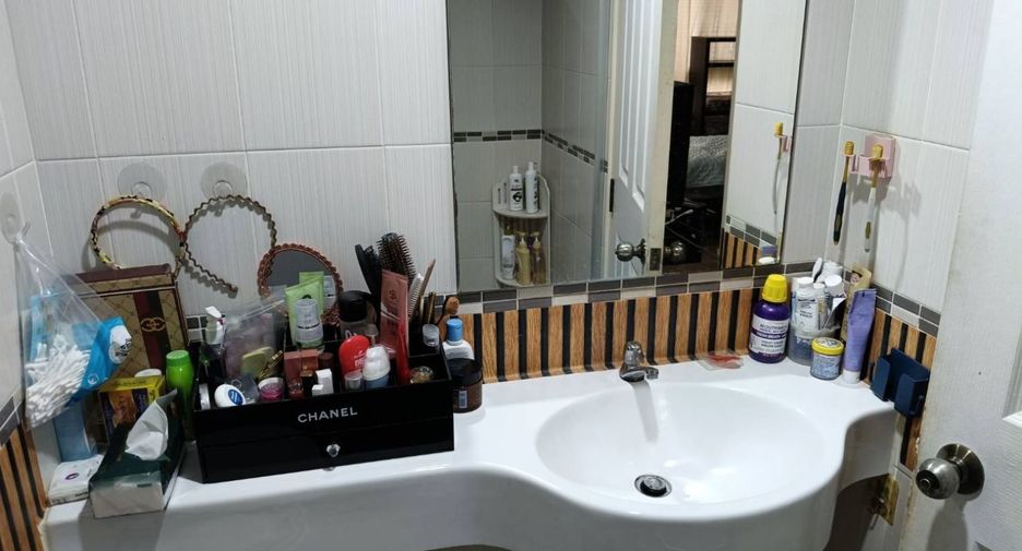 For sale 1 bed condo in Bang Kapi, Bangkok