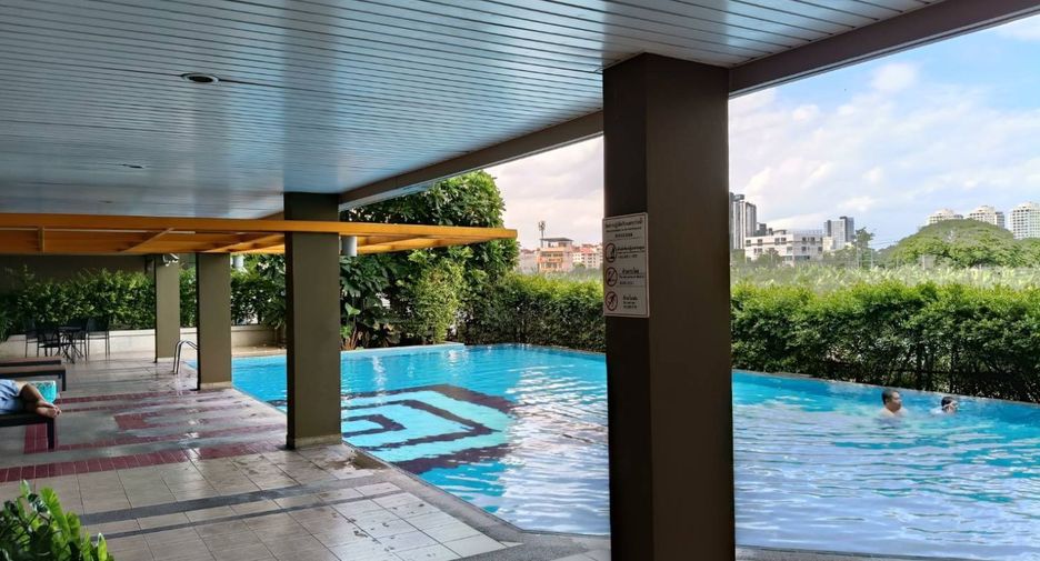 For sale 1 bed condo in Bang Kapi, Bangkok