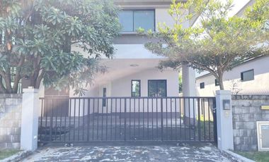 Casa en venta de 4 habitaciones en Lat Krabang, Bangkok