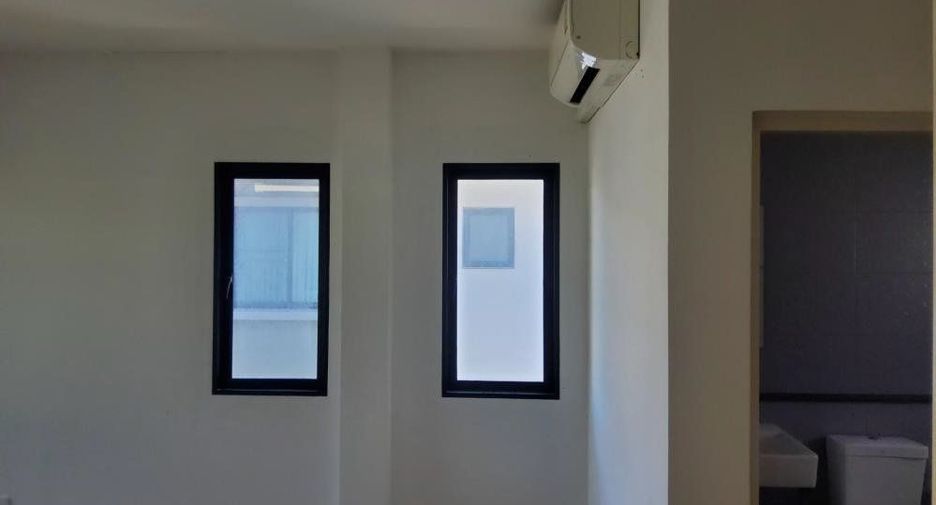 Casa en venta de 4 habitaciones en Lat Krabang, Bangkok