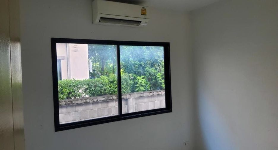 Casa en venta de 4 habitaciones en Lat Krabang, Bangkok