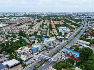 Reihenhaus zum Kauf mit Studio in Chom Thong, Bangkok