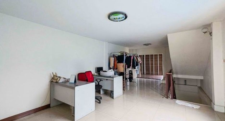 For sale studio townhouse in Chom Thong, Bangkok