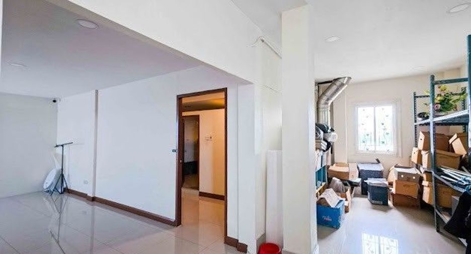 For sale studio townhouse in Chom Thong, Bangkok