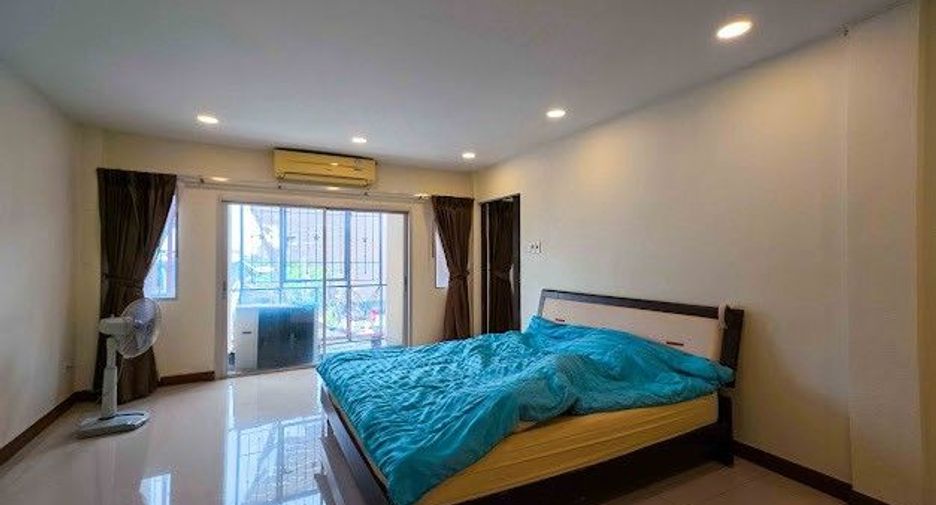 For sale studio townhouse in Chom Thong, Bangkok