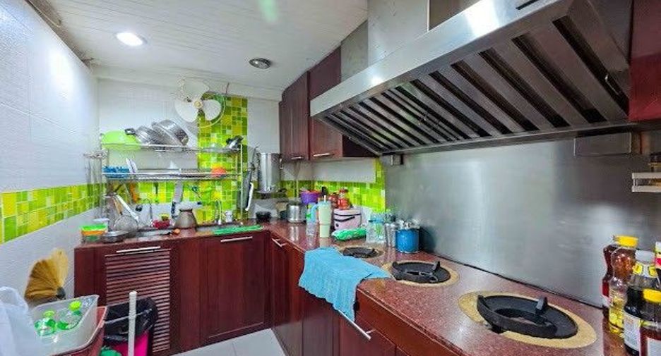 For sale studio townhouse in Chom Thong, Bangkok