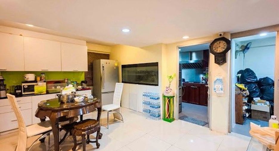 For sale studio townhouse in Chom Thong, Bangkok