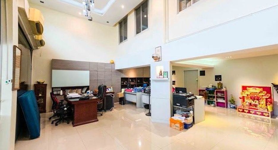 For sale studio townhouse in Chom Thong, Bangkok