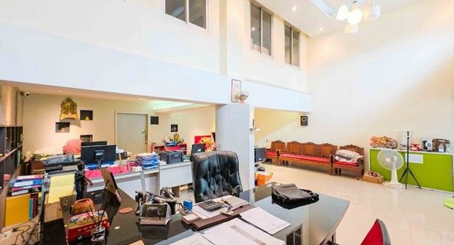 For sale studio townhouse in Chom Thong, Bangkok