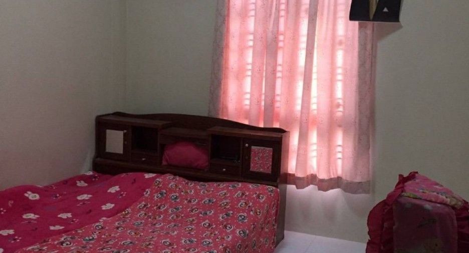 For sale 2 bedrooms townhouse in East Pattaya, Pattaya