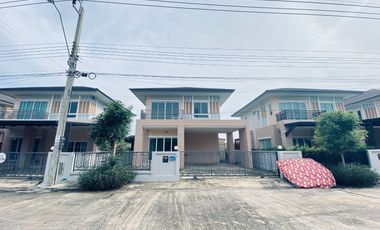 Casa en venta de 3 habitaciones en Khlong Sam Wa, Bangkok