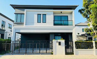 For sale 4 bedrooms house in Khlong Sam Wa, Bangkok