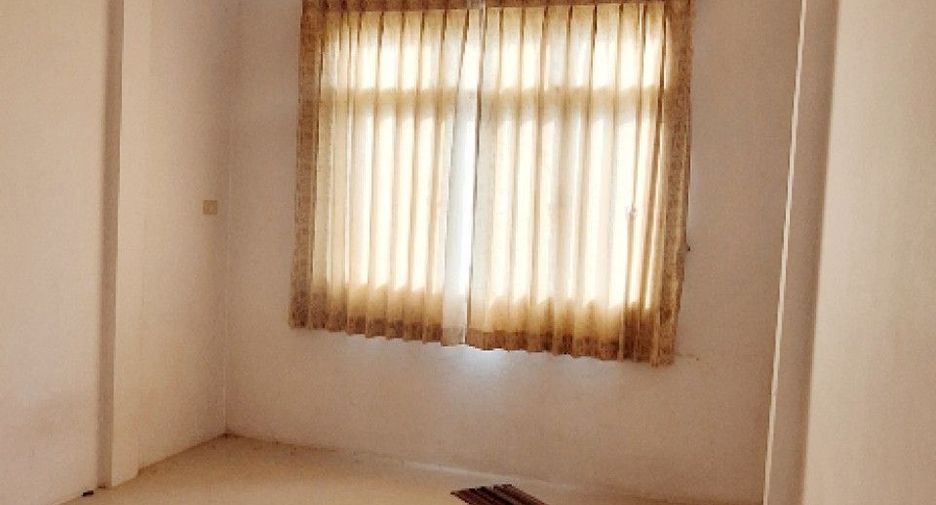 For sale 3 bedrooms townhouse in Mueang Nakhon Si Thammarat, Nakhon Si Thammarat