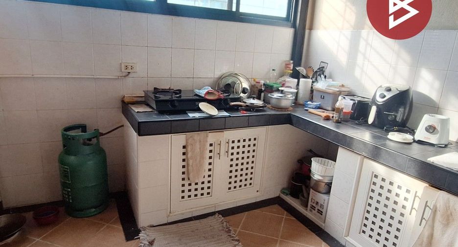 For sale 3 bedrooms townhouse in Mueang Nakhon Si Thammarat, Nakhon Si Thammarat