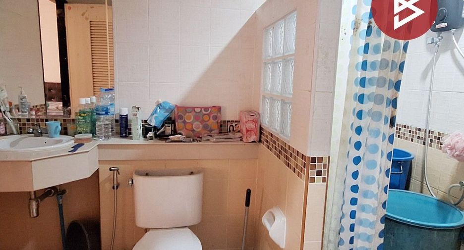 For sale 3 bedrooms townhouse in Mueang Nakhon Si Thammarat, Nakhon Si Thammarat