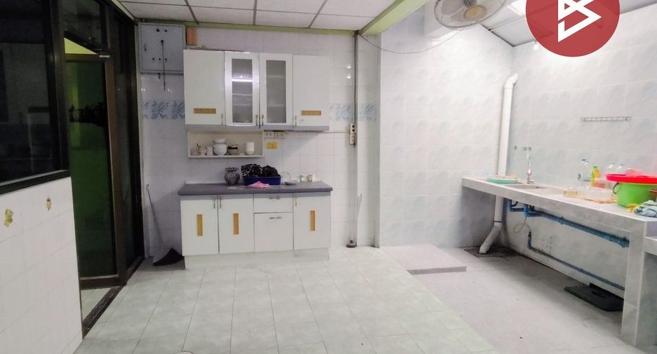 For sale 3 bedrooms townhouse in Mueang Samut Prakan, Samut Prakan