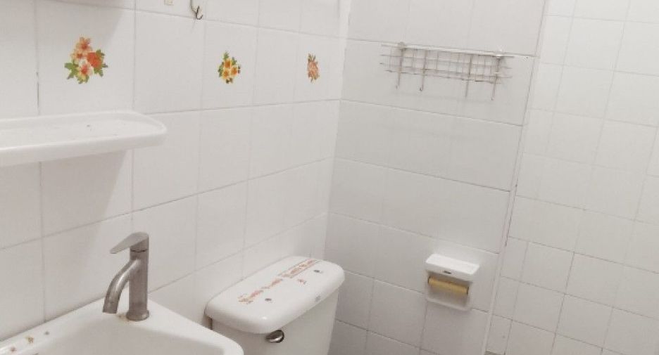 For sale 3 bedrooms townhouse in Mueang Samut Prakan, Samut Prakan