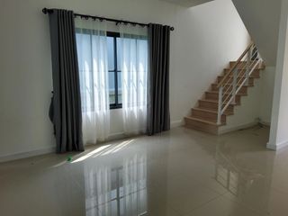 Haus zum Kauf mit 4 Zimmer in Bang Khun Thian, Bangkok