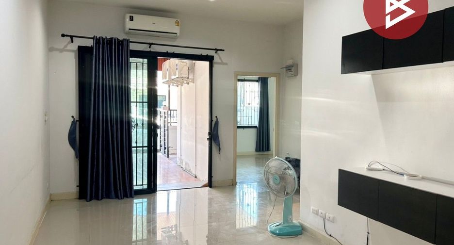 For sale 2 bedrooms townhouse in Phanat Nikhom, Chonburi