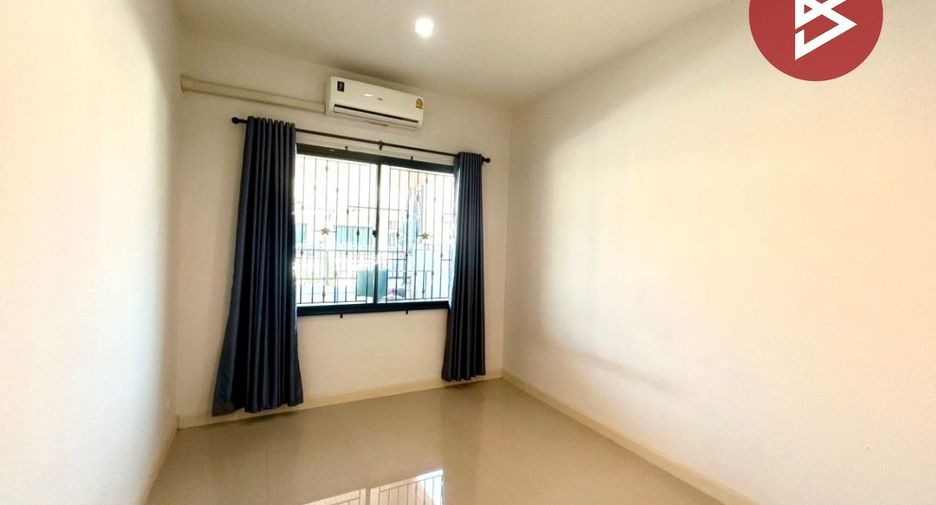 For sale 2 bedrooms townhouse in Phanat Nikhom, Chonburi