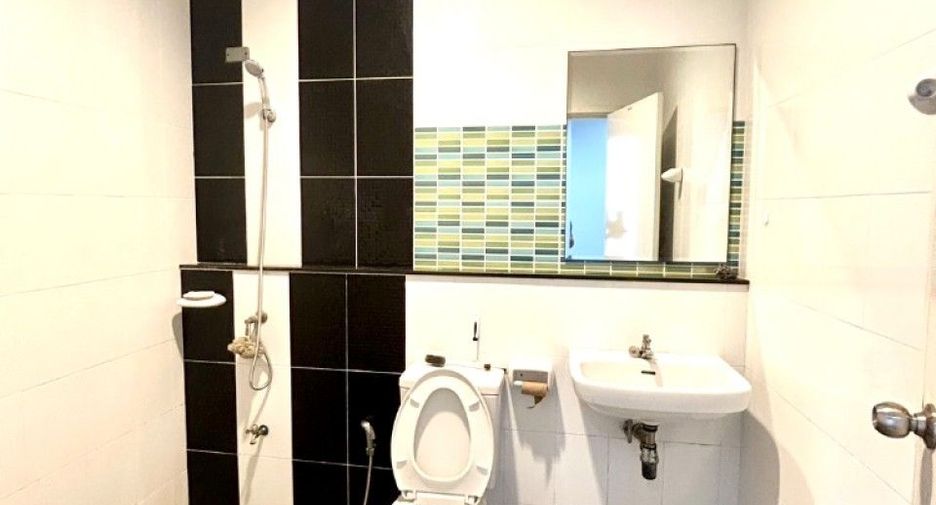 For sale 2 bedrooms townhouse in Phanat Nikhom, Chonburi