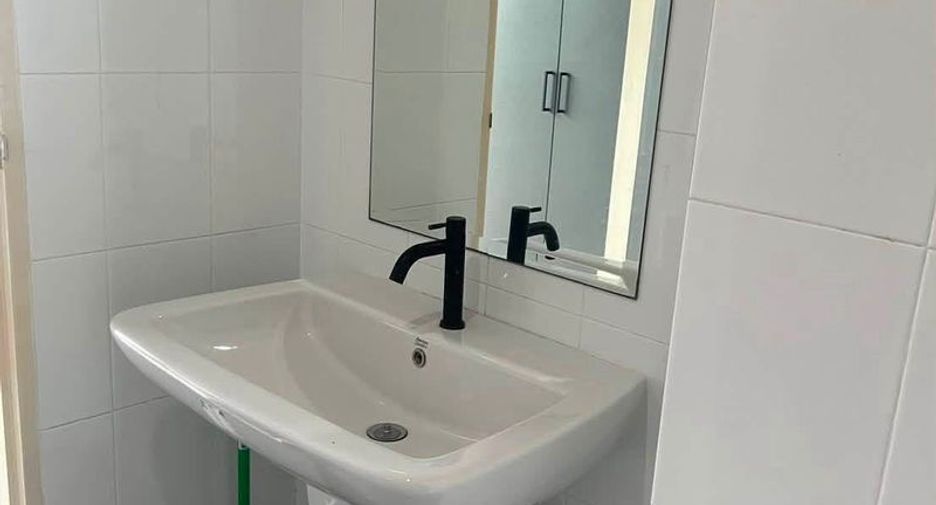 For rent and for sale 3 bedrooms house in Si Racha, Chonburi
