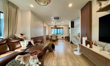 For sale 4 bedrooms house in Bang Khun Thian, Bangkok