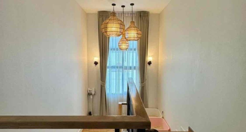 Haus zum Kauf mit 4 Zimmer in Bang Khun Thian, Bangkok
