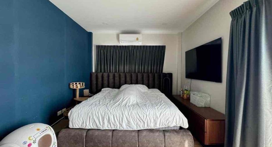 Haus zum Kauf mit 4 Zimmer in Bang Khun Thian, Bangkok